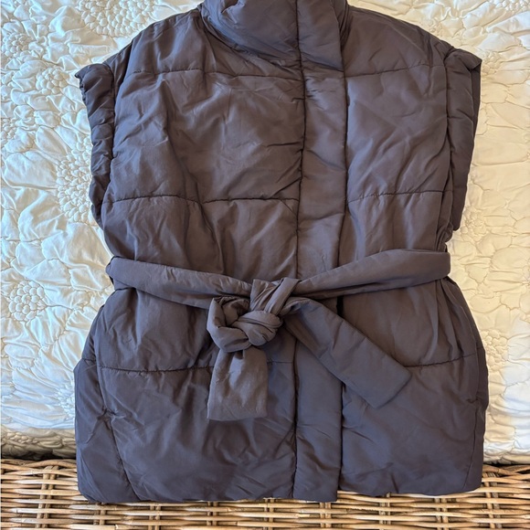 GAP Jackets & Blazers - GAP Women's Charcoal Belted Vest